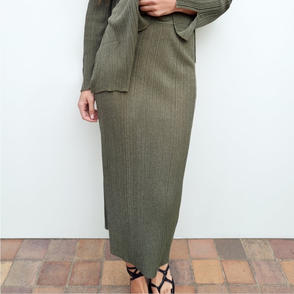 〰️ zara skirt | nwt - Picture 2 of 3